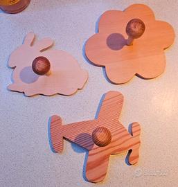 Appendiabiti in legno