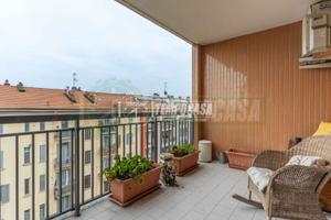 AMPIO 3 LOCALI ULTIMO PIANO CON TERRAZZINI!