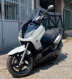 Yamaha Xmax 250