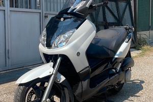 Yamaha Xmax 250