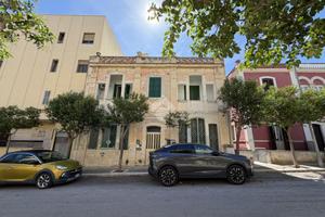 2 LOCALI A BARI