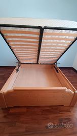Letto matrimoniale con contenitore in legno
