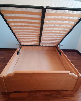 Letto matrimoniale con contenitore in legno