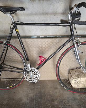 Bicicletta uomo da corsa Pinarello vintage nera