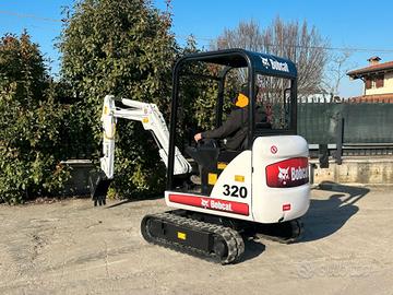 E217 Mini escavatore 17 q.li Bobcat 320 carro fiss
