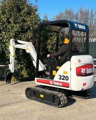 E217 Mini escavatore 17 q.li Bobcat 320 carro fiss