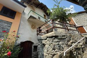 CASA SEMINDIPENDENTE A LEMIE