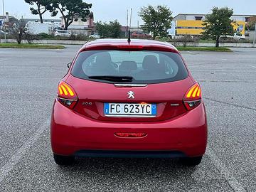 Peugeot 208 benzina 2016 neo patentati