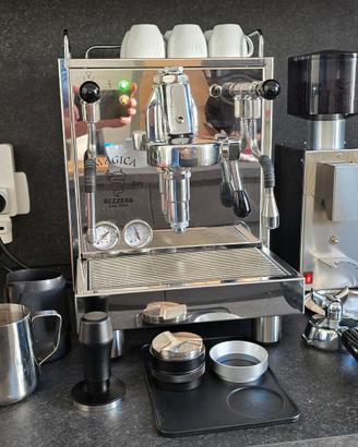 Macchina da caffè Bezzera Magica + accessori