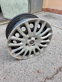 Cerchioni e borchie FIAT Grande Punto