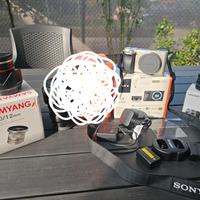 Sony A6000 + 2 obiettivi + batterie e accessori 