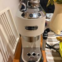 Macchina caffe Delonghi dedica