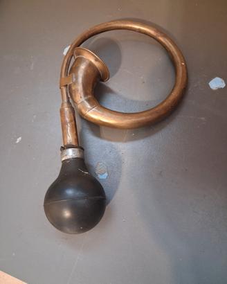 Antica tromba auto vintage cornetto trombetta
