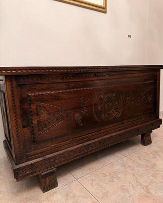 2 Cassapanche Sarde artigianali in legno massiccio