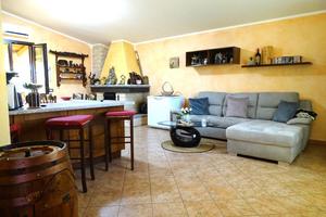 CASA SEMINDIPENDENTE A SOLARUSSA