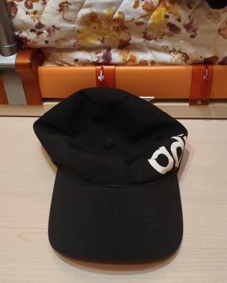 cappello Adidas nero con scritta bianca 