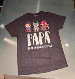 T-Shirt “Papà sei il nostro supereroe”