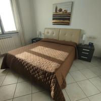 Letto Matrimoniale, con materasso e comodini