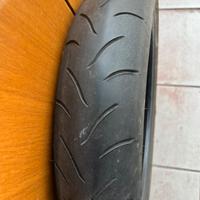 Ruota anteriore pneumatici moto