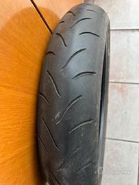 Ruota anteriore pneumatici moto