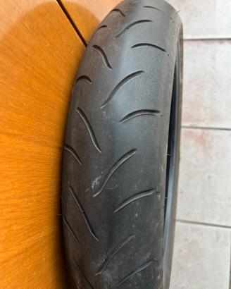 Ruota anteriore pneumatici moto