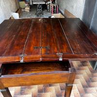Tavolo in legno di noce apertura a libro