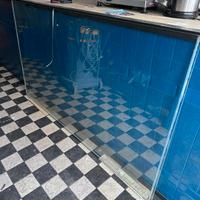 Svendita: lastra vetro