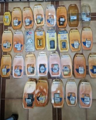 nuove telefonini  baterie stock