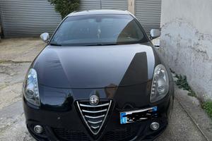 2 auto e uno scooter