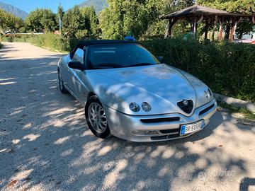 Alfa Romeo spider