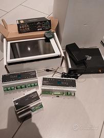 Vari componenti Crestron Difettosi