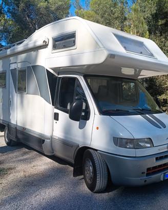 Camper mansardato Arca