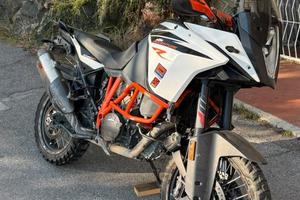 Ktm 1090 adventure R incidentata