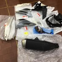 Honda Hornet 750 pezzi vari