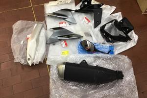 Honda Hornet 750 pezzi vari