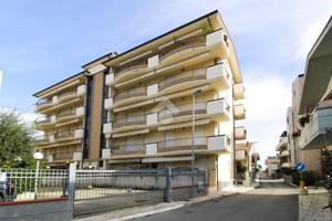 2 LOCALI A TORTORETO