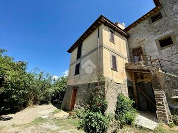 CASA INDIPENDENTE A MONTEFIASCONE