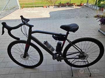 BICICLETTA TIPO GRAVEL