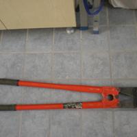 Tronchese taglia bulloni e tondini