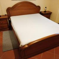 Camera da letto impiallacciata noce