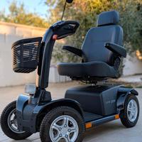Scooter elettrico per disabili e anziani