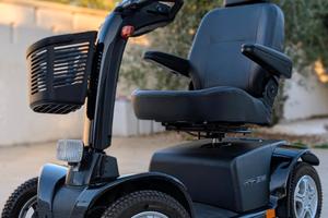 Scooter elettrico per disabili e anziani