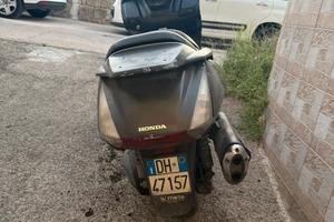 Honda silver wing 400