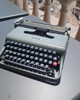 Olivetti Lettera 22