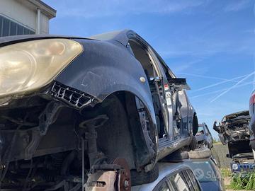 PARAFANGO ANTERIORE SINISTRO SUZUKI Splash 1Â° Ser