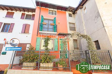 TERRATETTO CON FIENILE