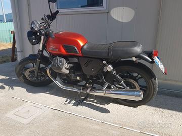 moto guzzi V7 ii stone 750cc 19.000km
