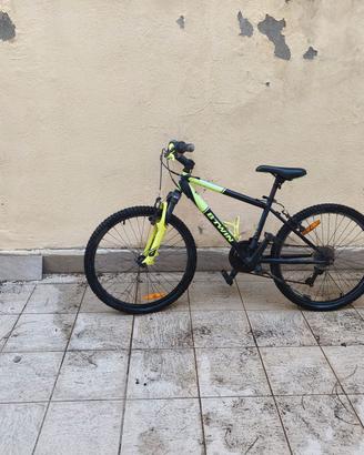 bicicletta Montainbike B'Twin Rockrider 500 