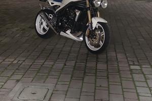 Triumph Speed triple 1050