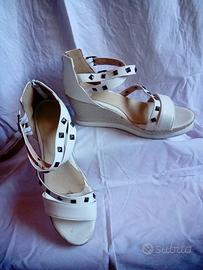 Sandali bianchi